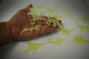 18 Piece Glow in the Dark Dinosaurs Wall Ceiling Decor